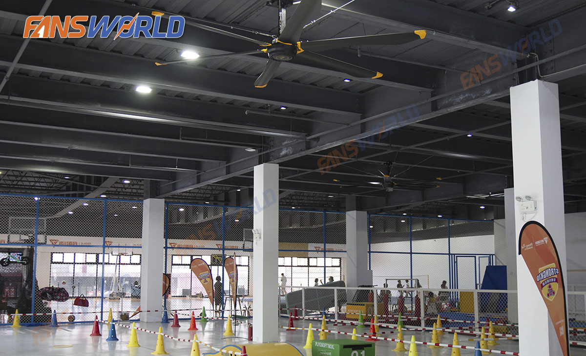 Quạt trần công nghiệp 4.2m sân tập